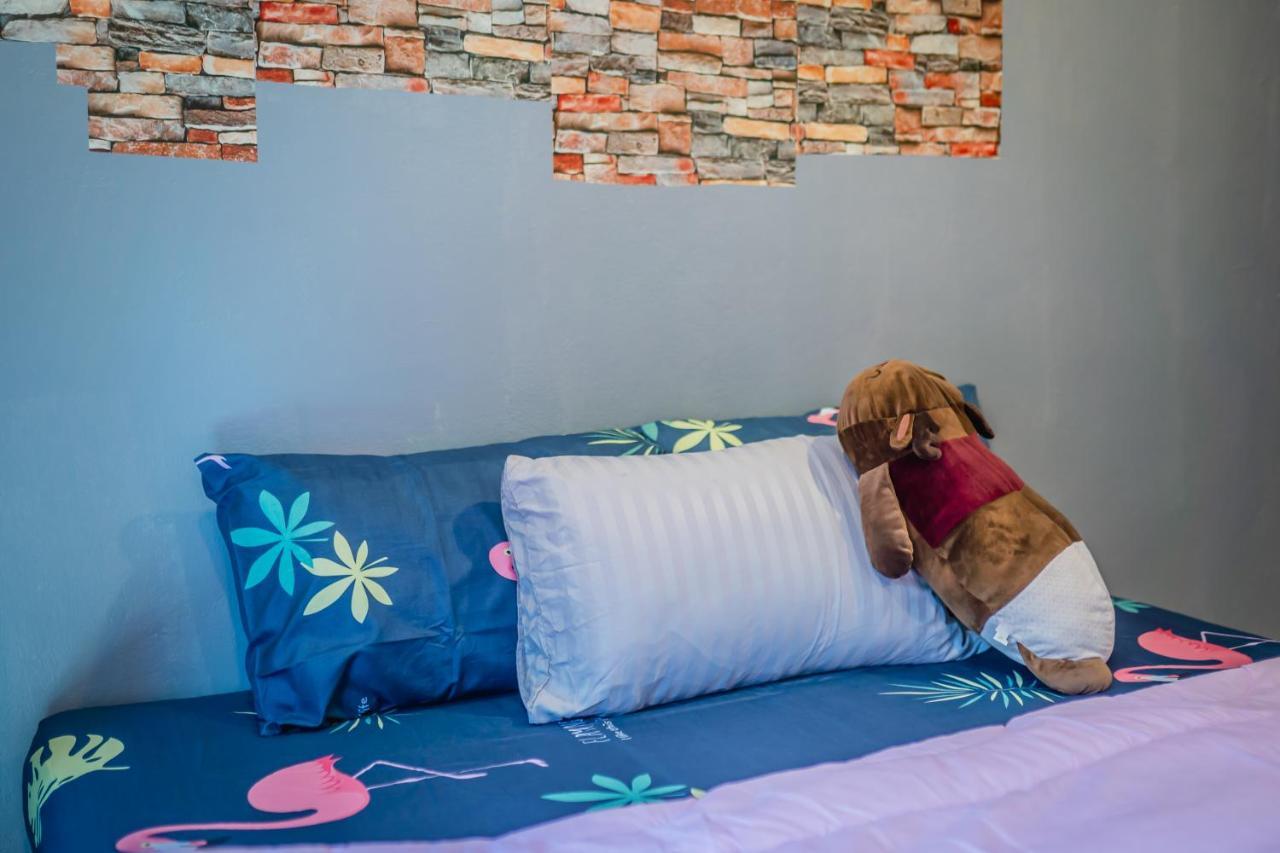 Menulis Coolly House Patong Bed & Breakfast Exterior photo