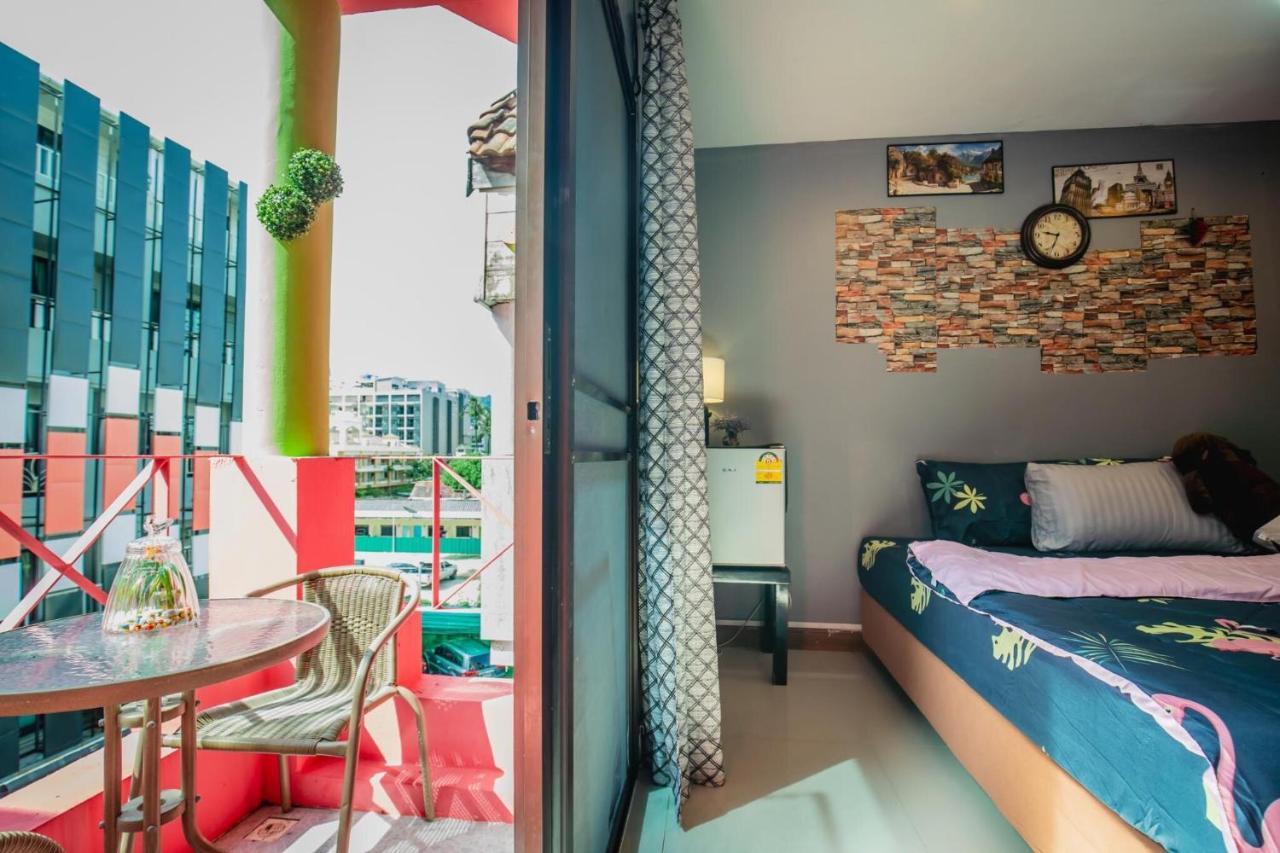 Menulis Coolly House Patong Bed & Breakfast Exterior photo
