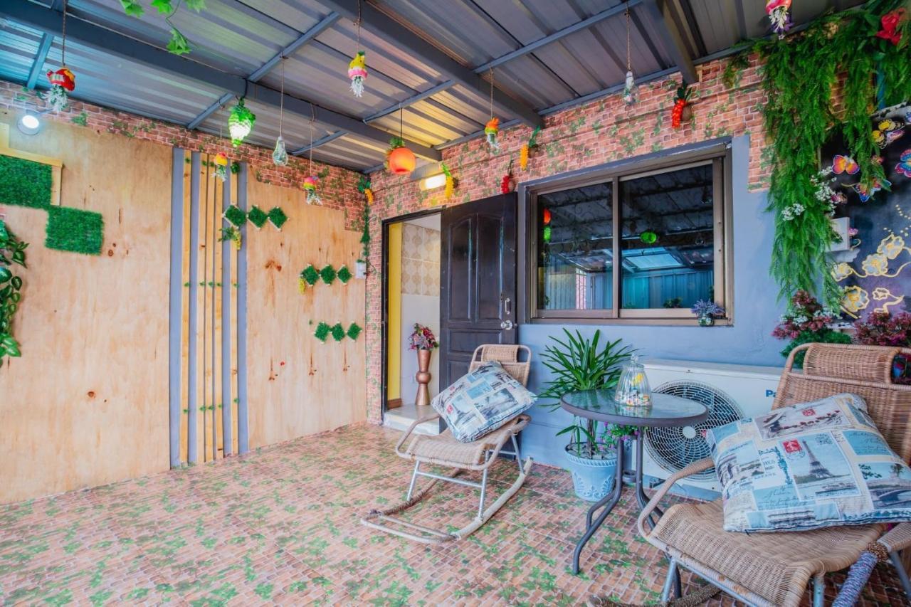 Menulis Coolly House Patong Bed & Breakfast Exterior photo