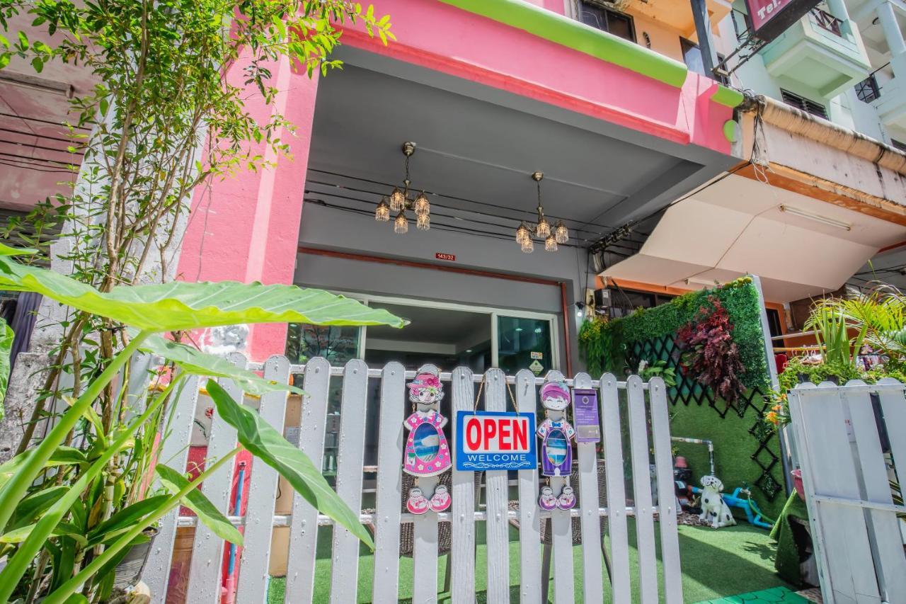 Menulis Coolly House Patong Bed & Breakfast Exterior photo