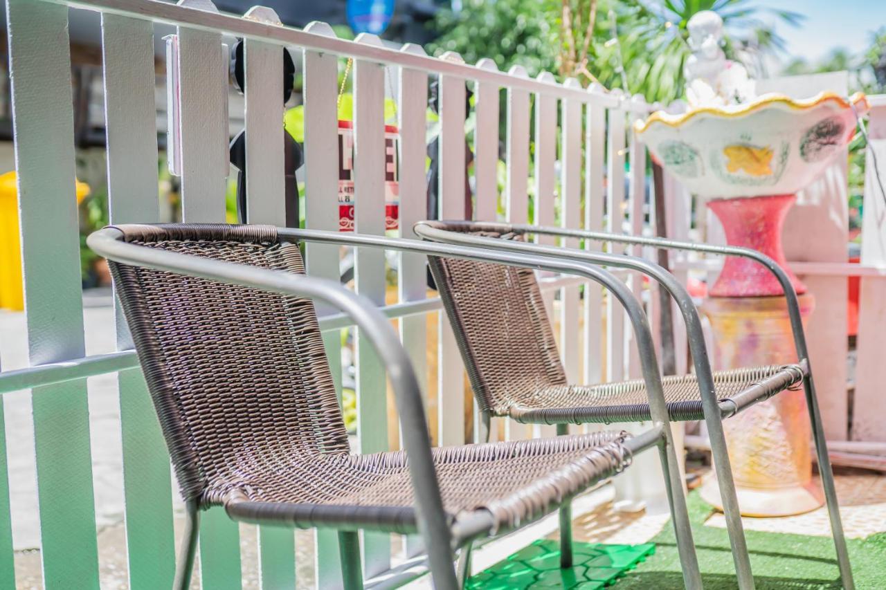 Menulis Coolly House Patong Bed & Breakfast Exterior photo