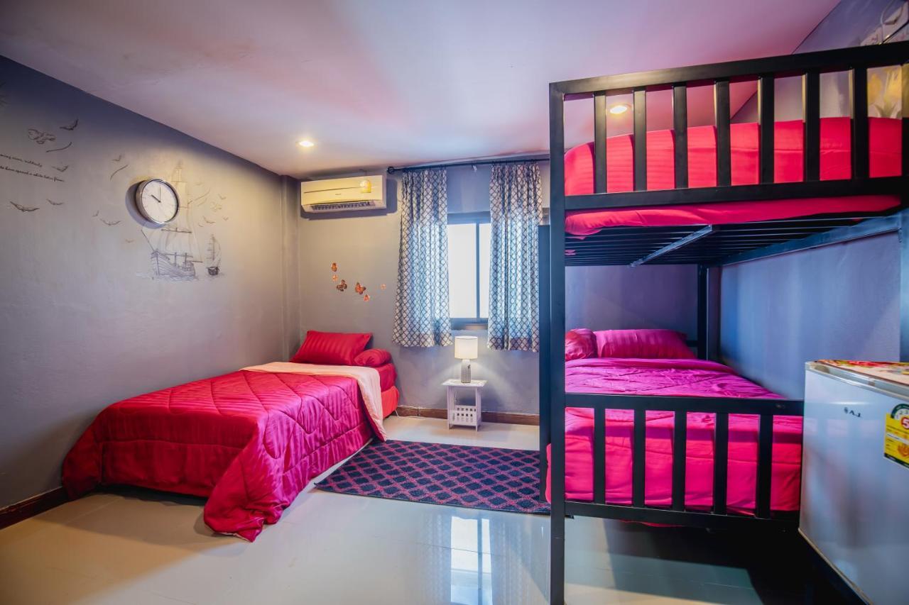 Menulis Coolly House Patong Bed & Breakfast Exterior photo