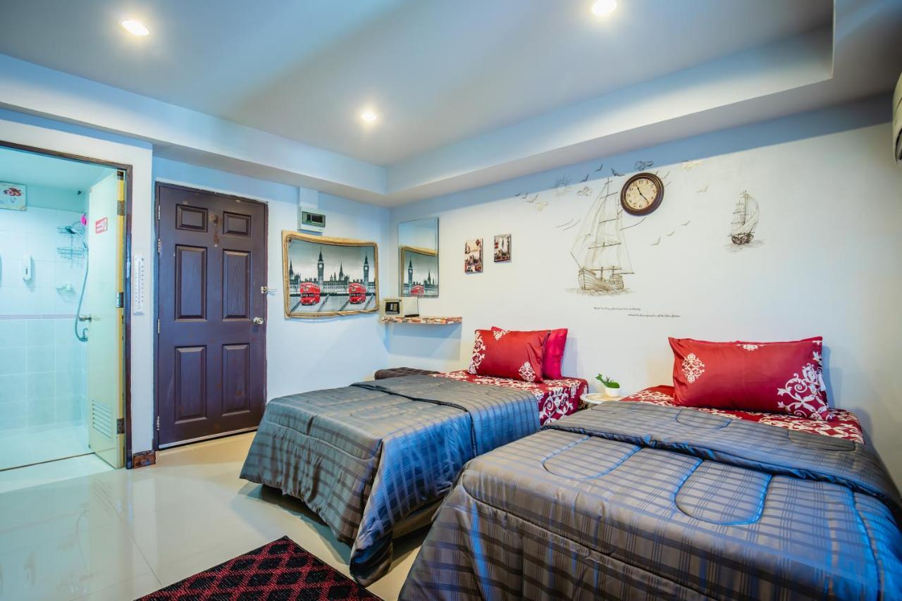 Menulis Coolly House Patong Bed & Breakfast Exterior photo