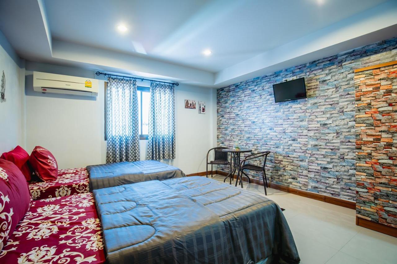 Menulis Coolly House Patong Bed & Breakfast Exterior photo