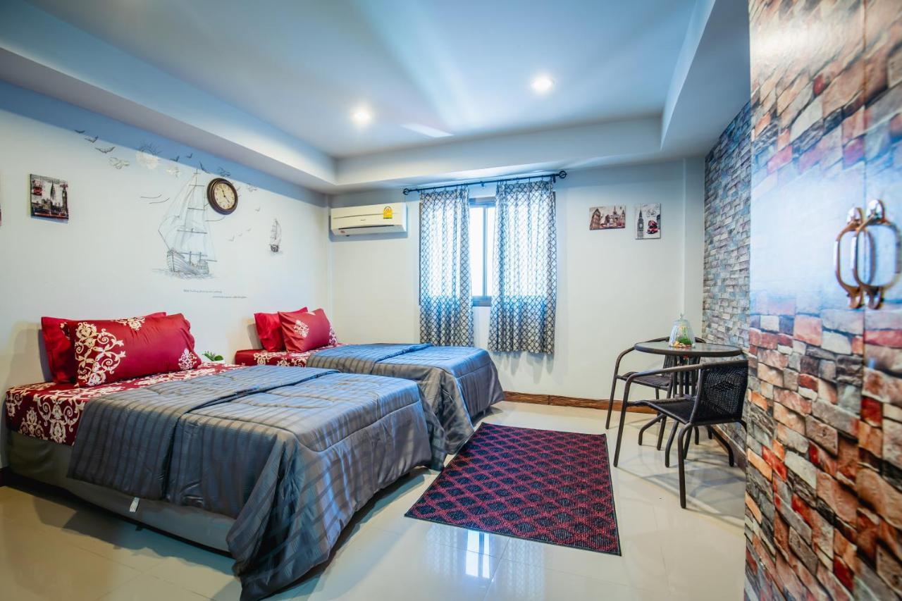 Menulis Coolly House Patong Bed & Breakfast Exterior photo
